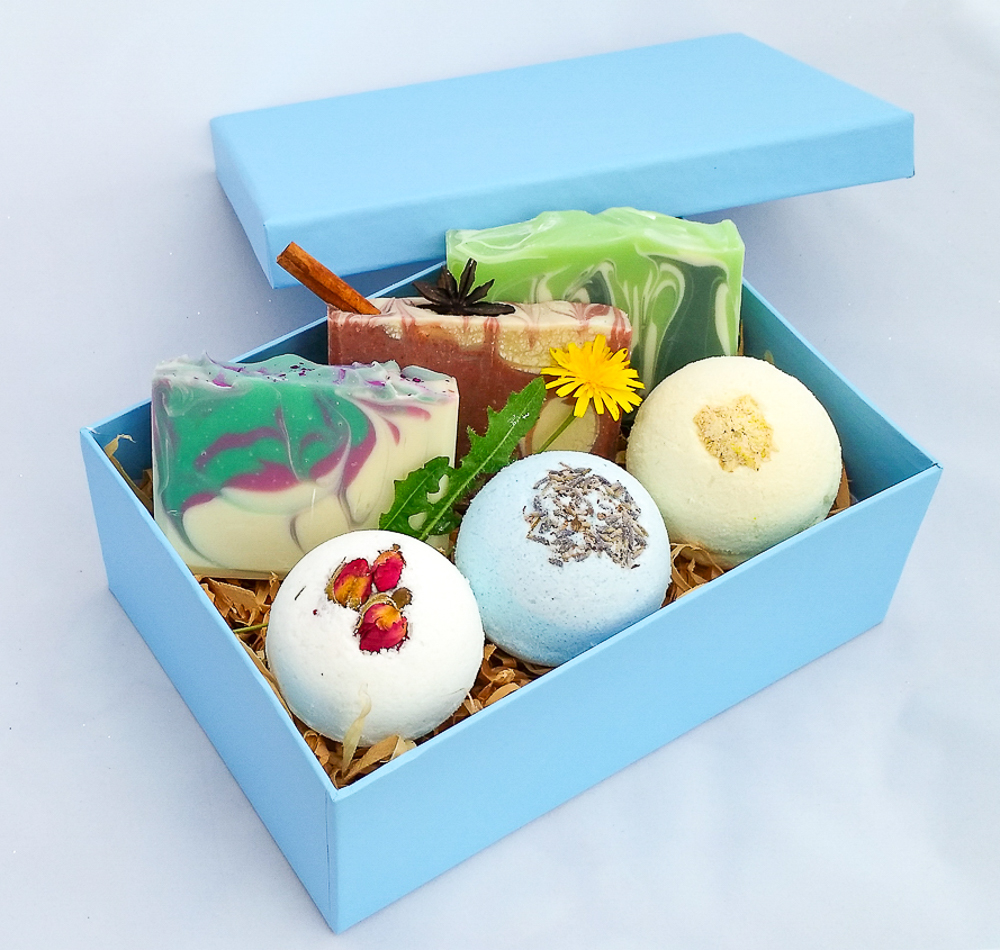 Everything You Need to Know About Bath Bomb Boxes