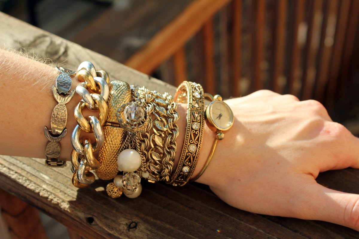 The Evolution of Bracelet Design: From Ancient to Modern Styles