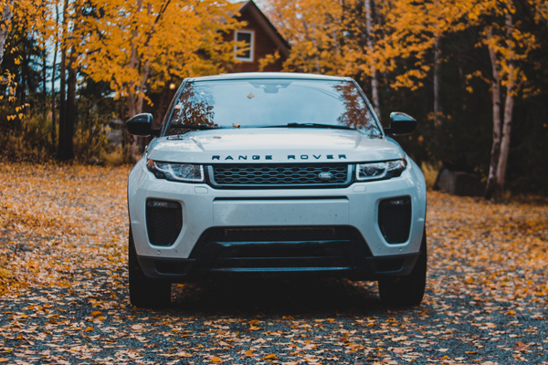 How Does a Range Rover Engine Specialist Improve Performance?